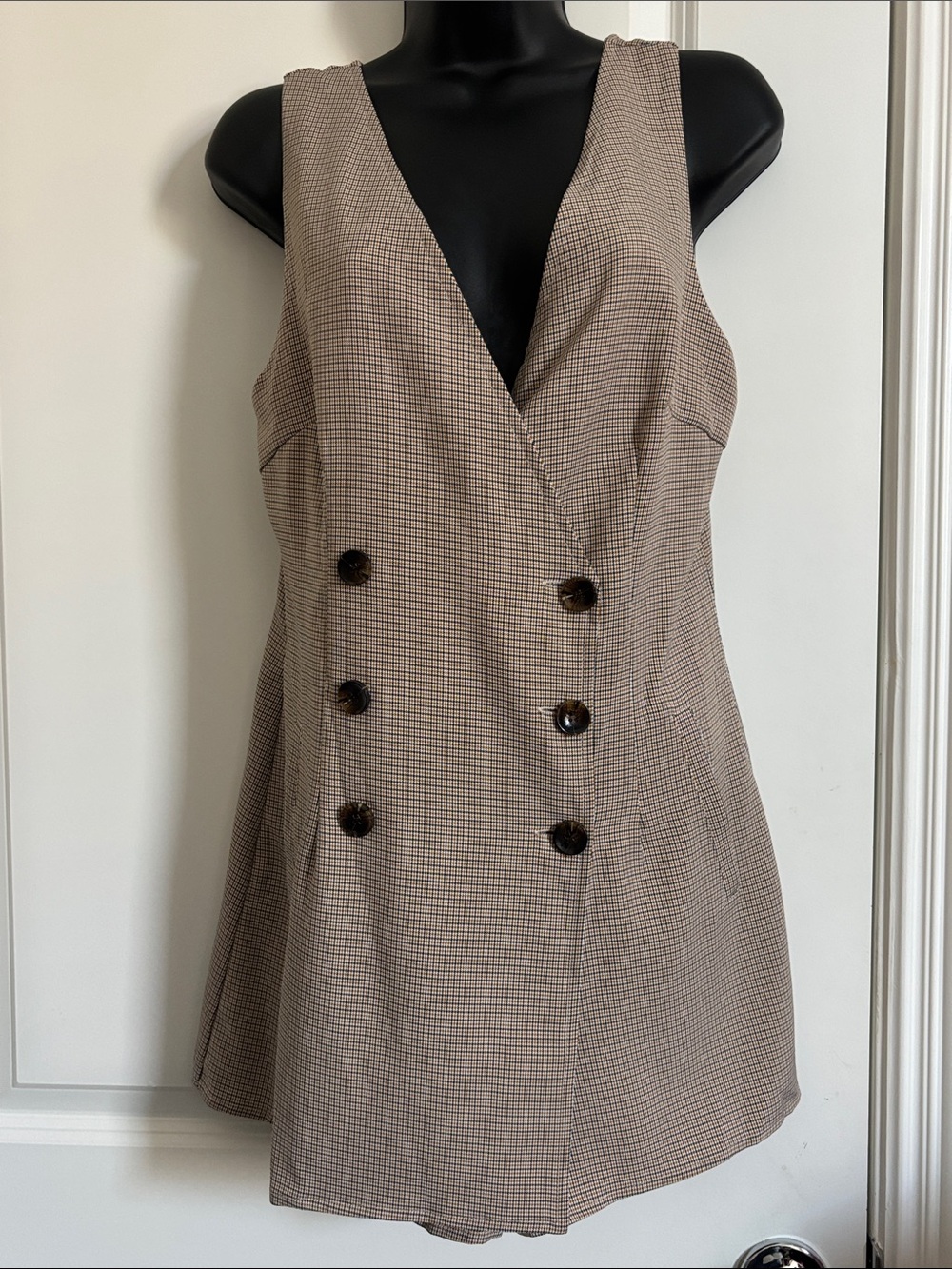 Urban Outfitters Sleeveless Double-Breasted Taupe Check Romper w Pockets. Med.